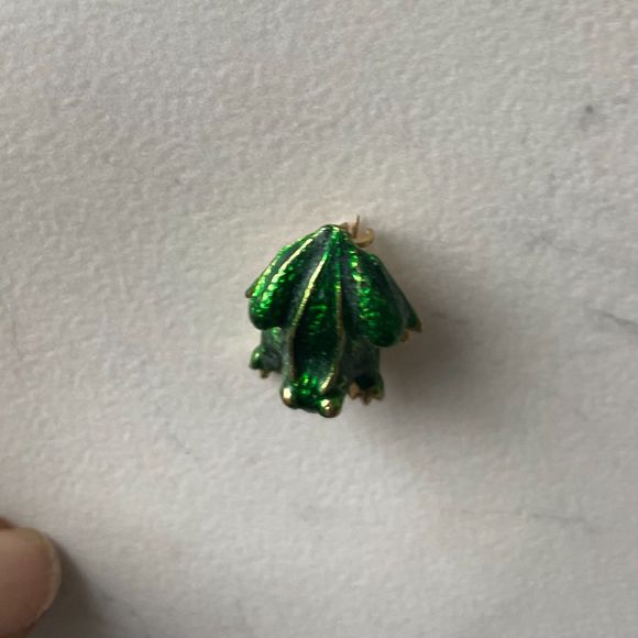 Vintage Green and Gold Enamel Frog Pin - Picture 7 of 10